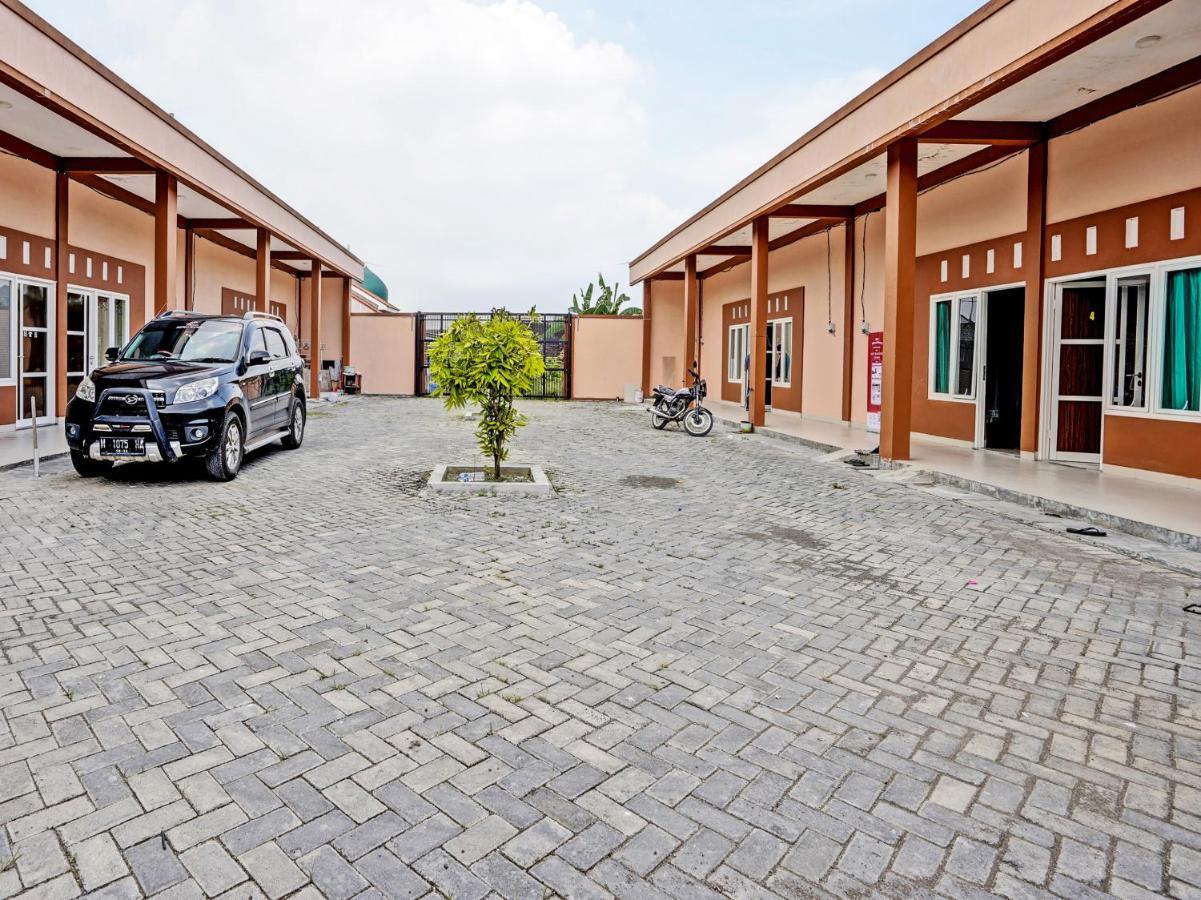 Oyo 92006 Kost Sejahtera Syariah Hotel Sidoarjo Exterior photo